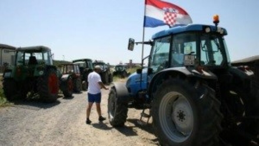 HSS poziva Jakovinu da zaštiti poljoprivrednike