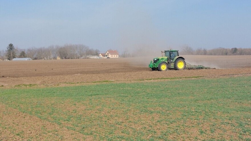 RHMZ: I dalje toplo, povremeno uz kišu i pljuskove