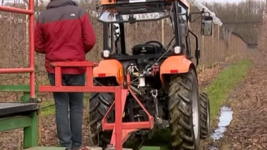 Daljinsko upravljanje traktorom? Moguće je!