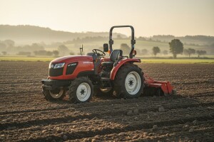 Traktor Yanmar EF200M