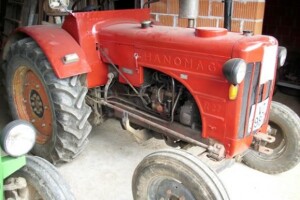 Izložba oldtimer traktora