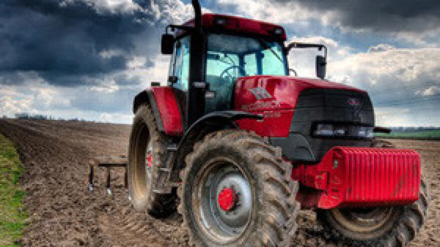 Poljoprivrednici još bez poticaja, a sada i bez svoje komore