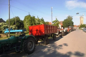 Dva vozača ozlijeđena u prevrtanju traktora, netko po Vetovu krade priključke IMT-a