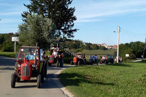 Impresivna povorka kod Novog Marofa, u Traktorijadi sudjelovalo 40-ak traktora