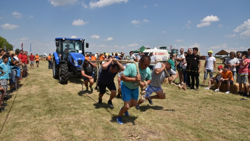 Šesta Traktorijada u Banatskom Novom Selu