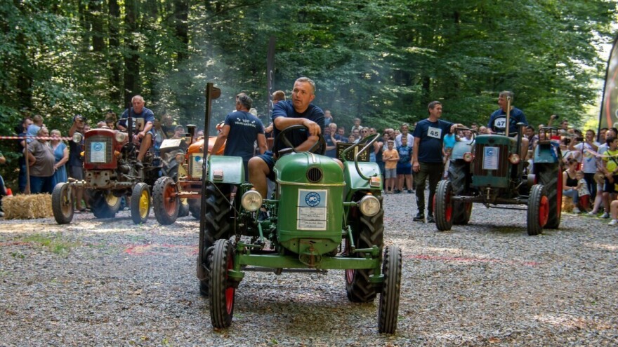 Traktorijada u Velikom Grđevcu: Stari su, spori i glasni, ali - moćni!