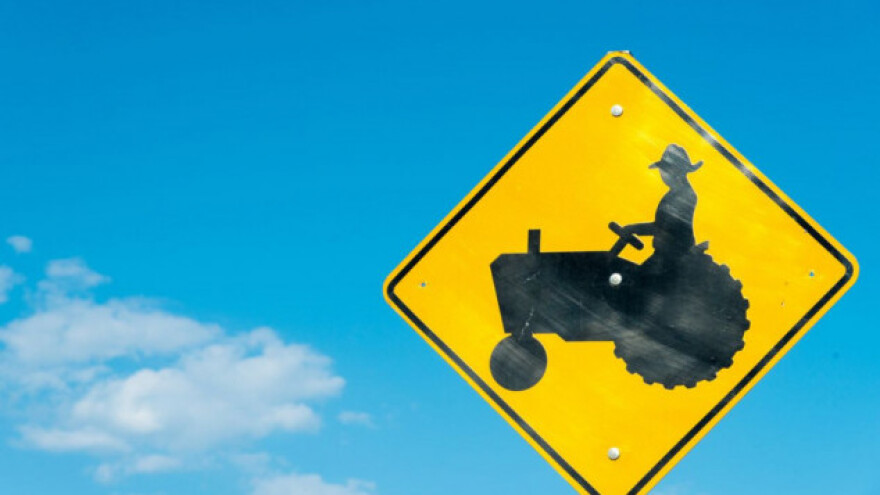 Sa 2,7 promila traktorom srušio prometni znak