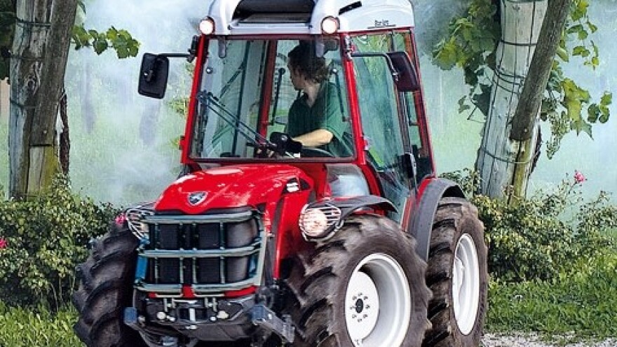 Traktor Antonio Carraro TRH