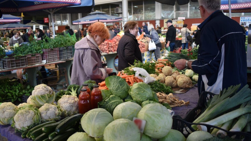 Pada potrošnja voća i povrća - ne pojede se ni 40 dkg na dan