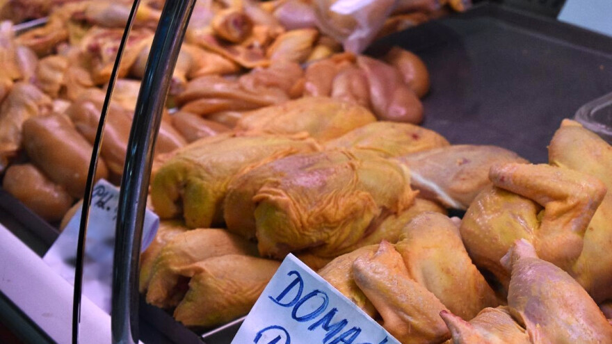 Pileće meso ove godine već drugi put poskupilo, ovo je 5 (ne)realnih razloga zašto