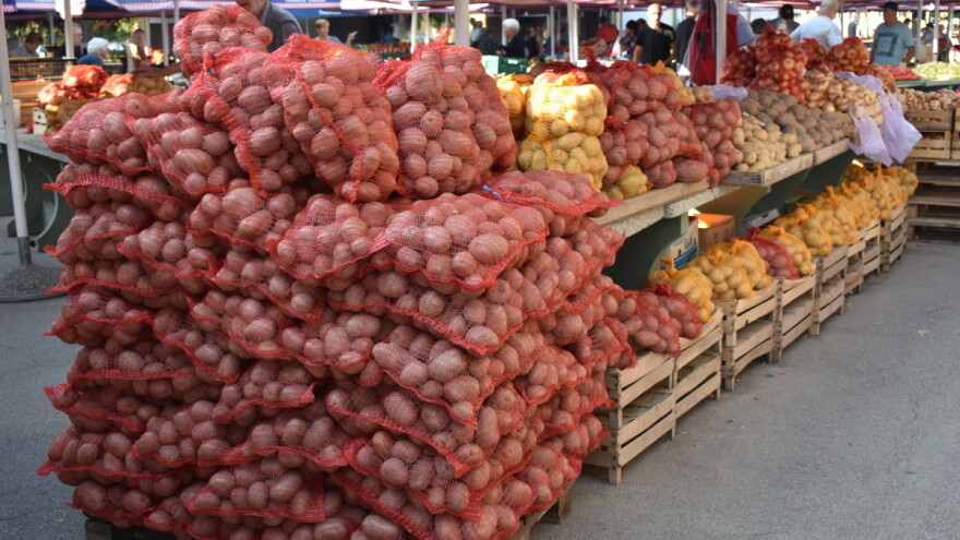 Poskupjelo gotovo sve: Kako su se kretale cijene voća i povrća na tržnicama?