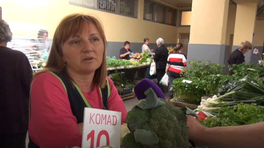 Požeška tržnica: Prodaja krenula, a ljudi se ne boje zaraze
