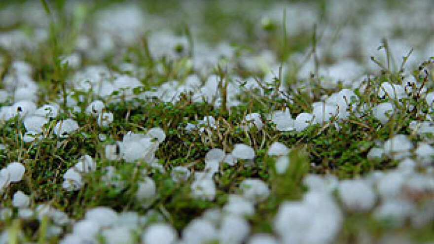 Tuča veličine lješnjaka pogodila Nedelišće