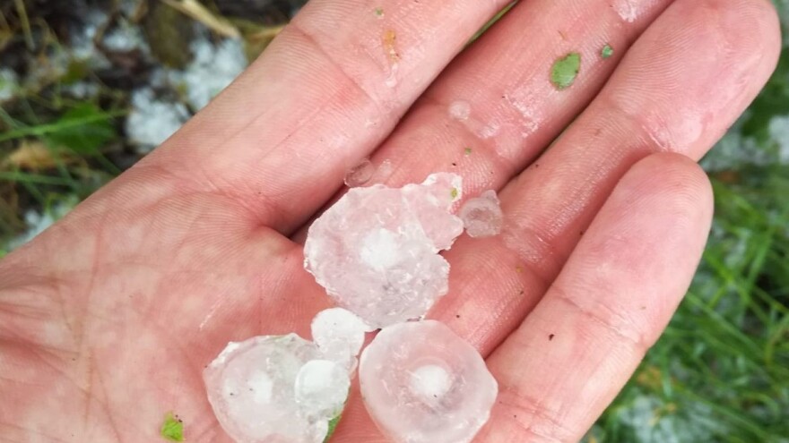 I dalje nam prijeti kiša ili pljuskovi praćeni tučom