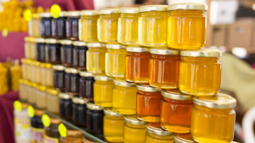 Dolijao prevarant: miksao med i prodavao pod pravi