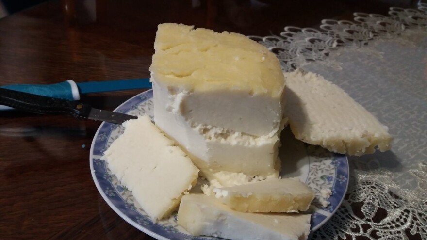 Tvrdi sir po zatvorskom receptu gotov za dva i po sata