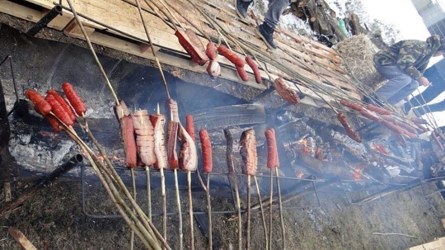Mislite da znate ispeći slaninu? Pokažite svoje umijeće na 14. Slaninijadi u Bistrincima