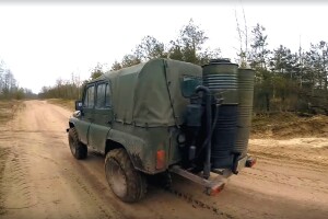 Sergej vozi terenac UAZ na drva!
