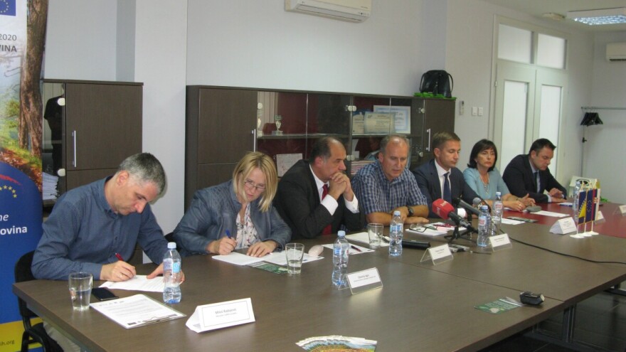 Projekat selektovanja otpada u prigradskim naseljima Užica i Tuzle