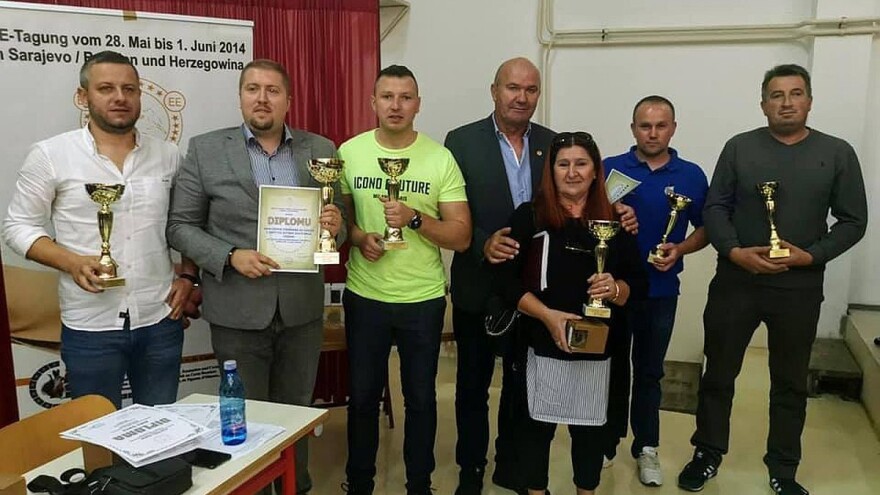 Ljubav i trud uzgajivača, održavaju izložbe sitnih životinja