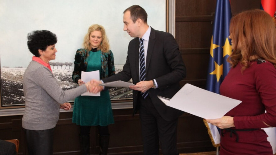 Uručen novac za uklanjanje deponija, poljočuvare i pošumljavanje