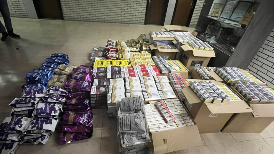 Uhvaćen sa 800 bokseva cigareta i 160 kg rezanog duvana