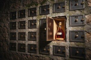 Umjesto novca - u trezorima rakija!