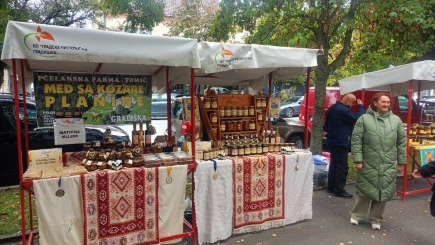 Raste proizvodnja meda u Gradišci: 80 tona zlatnog nektara i sve više mladih pčelara