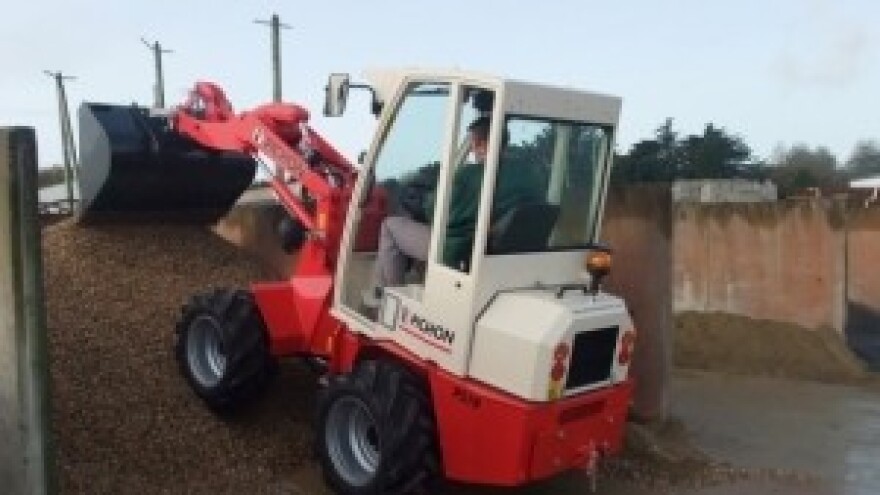 U potrazi ste za traktorskim utovarivačima?