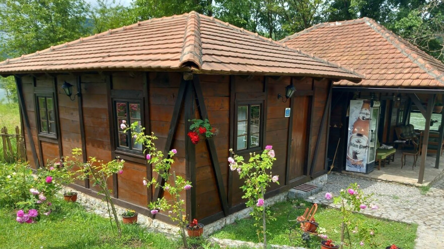 Zašto se gosti vraćaju u Tadića vajate na Drini?