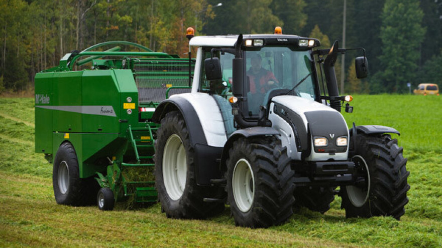 Traktor Valtra Direct