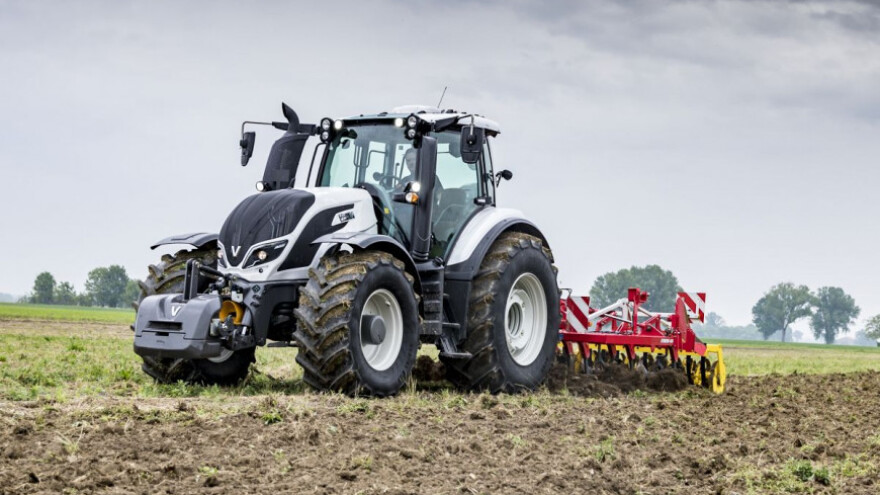 Zadnja riječ tehnologije Valtra T254 traktora!