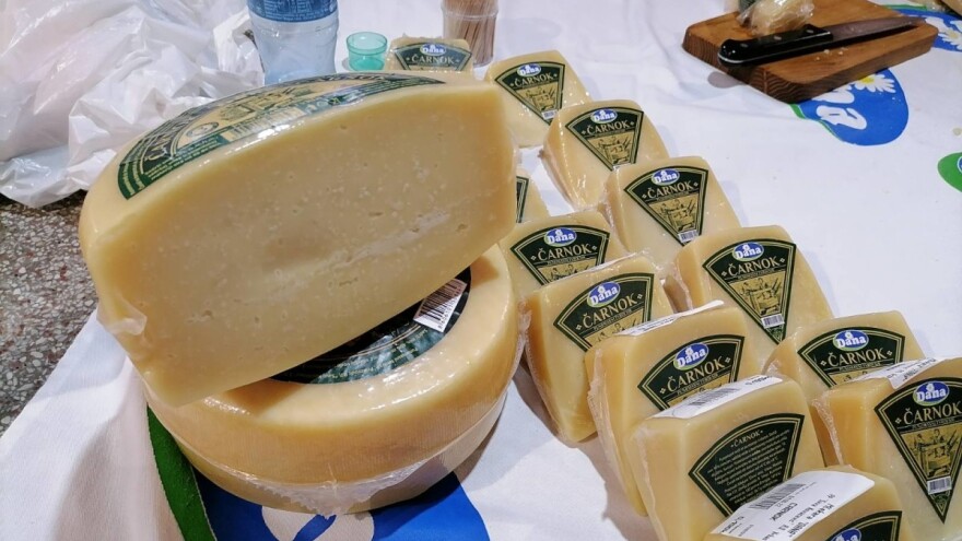 Čarnok: Sir sa 50 odsto masnoće koji sazreva najmanje šest meseci