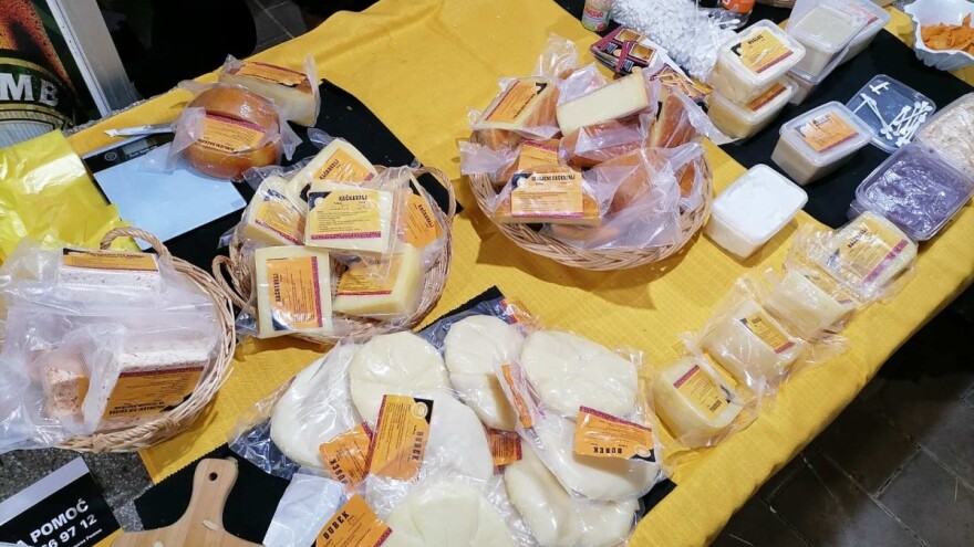 Priprema pirotskog kačkavalja u tri faze