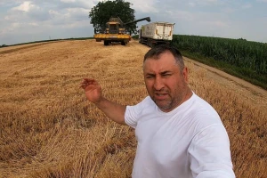 Poljoprivrednik i jutjuber - kako opstaje jedno gazdinstvo u doba krize?
