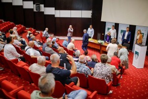 Stari Grad će dodijeliti 73 plastenika građanima, potpisani ugovori