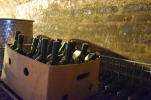 Otkrivena banda osumnjičena za krađu vina u vrijednosti 5 milijuna eura