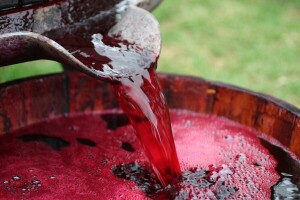 Bermet: Aromatizirano crno vino - od čega zavisi kvaliteta