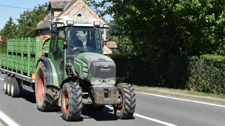 Poljoprivredna mehanizacija kao uzrok saobraćajnih nesreća: Kako ih izbeći?