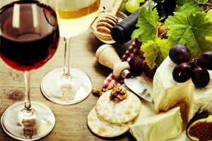 Vrhunski ambijent za Vaš med, sir, pršut, vino i rakiju!