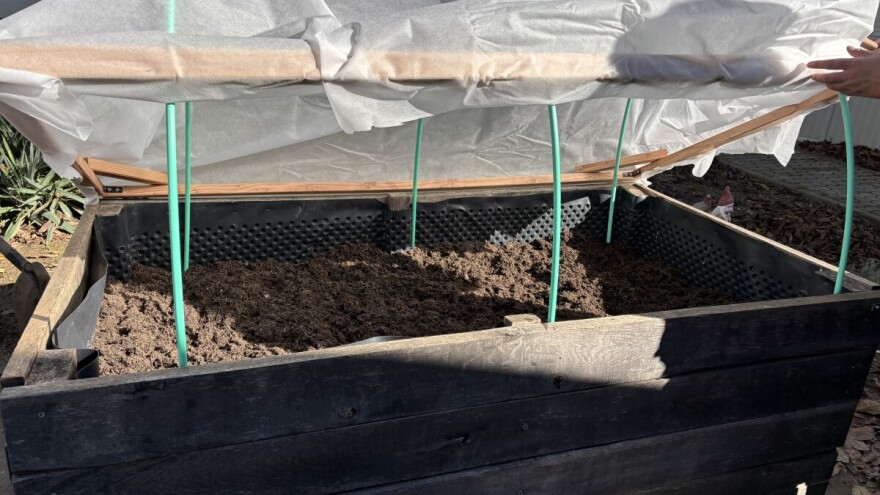 Kako produžiti vrtlarsku sezonu postavljanjem jednostavnog plastenika