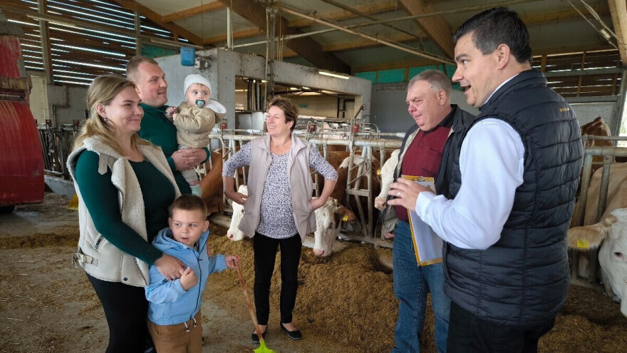 Valentino Panić: Robot je napravio revoluciju na našoj farmi i olakšao nam život