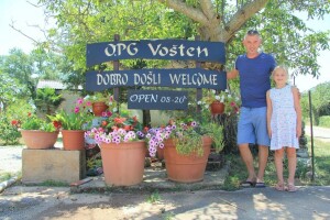 Ti tu živiš? Dobro ti je ovako? - A šta mi fali?, odgovara uspješni maslinar Roberto Vošten