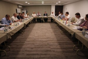 Ministar Hrnjić: dodatnih 2,5 miliona poljoprivrednicima za nadoknadu štete