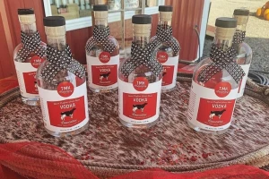 Farmu krava pretvorili u unosan posao: Od surutke proizvode vodku
