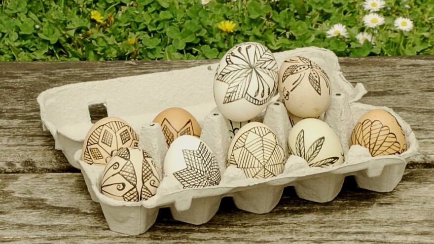 Kako se vaskršnja jaja šaraju voskom?