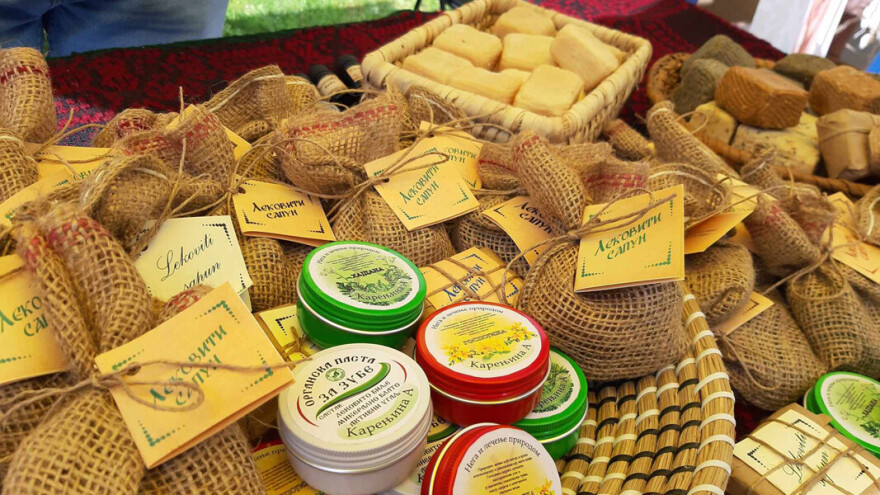 Ručno rađeni sapuni i melemi koji leče spolja i iznutra