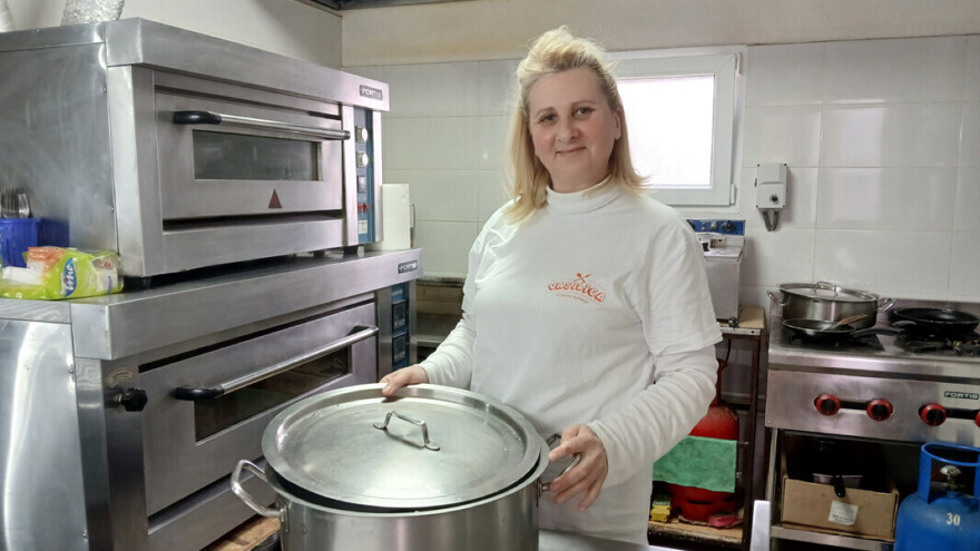 Vetar u leđa: Kroz projekat "Ona zna" Vesna dobila novac za kupovinu profesionalne pećnice