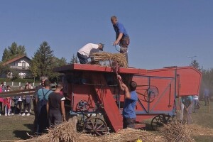 Nabavio vršalicu i stavio je u funkciju, želja mu je otvoriti i muzej starih strojeva