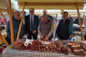 U Zagreb stigao dašak Slavonije - delicije, nastup KUD-ova, zaboravljeni zanati i običaji
